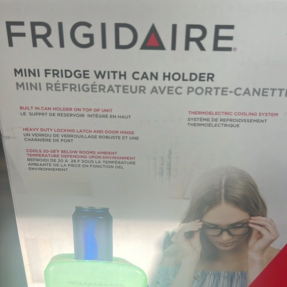 Frigidaire Mini Cooler - Picture 6 of 7